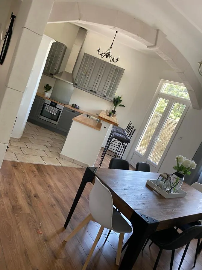 Appartement Cosy Et Moderne, Proche Cite Des Papes Avignon 0*,  France